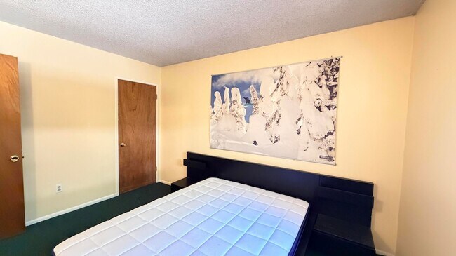 Building Photo - 52111 Acorn Ln