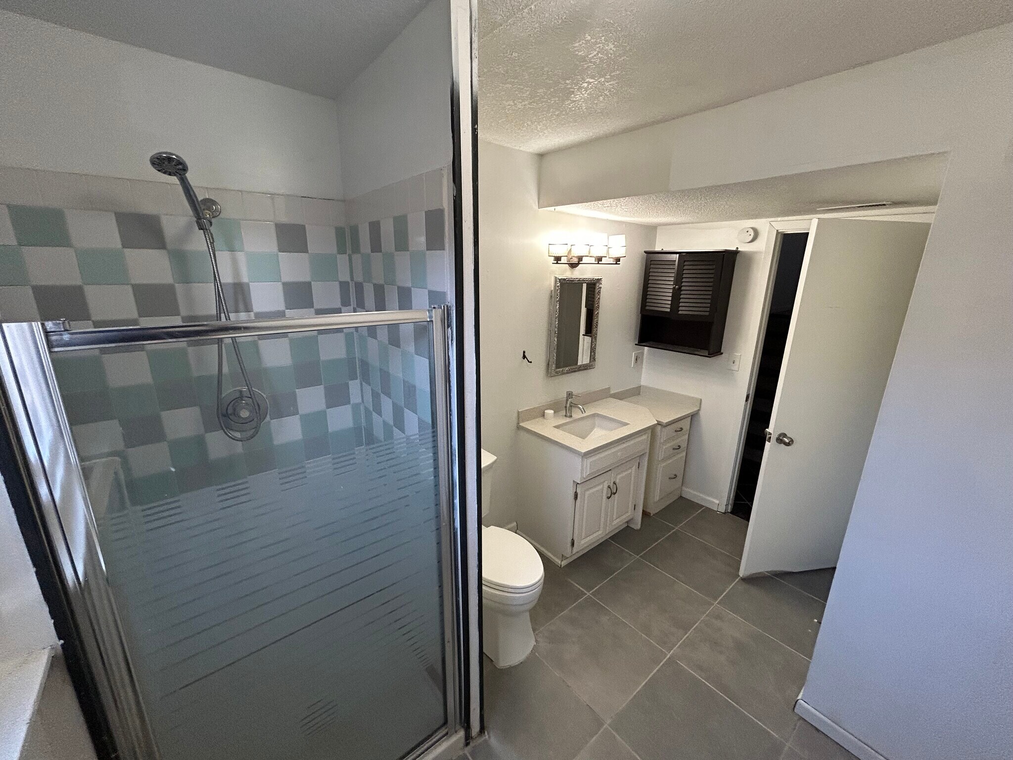 Building Photo - 2725 Ponderosa Dr