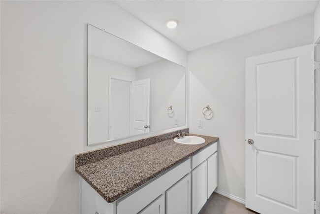 Building Photo - 320 Dewberry St