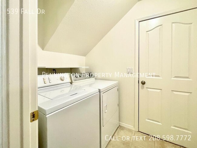 Building Photo - 539 Fall Dr