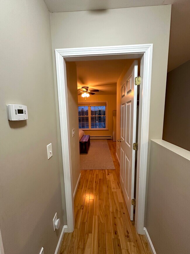 Building Photo - 39 River Village Dr