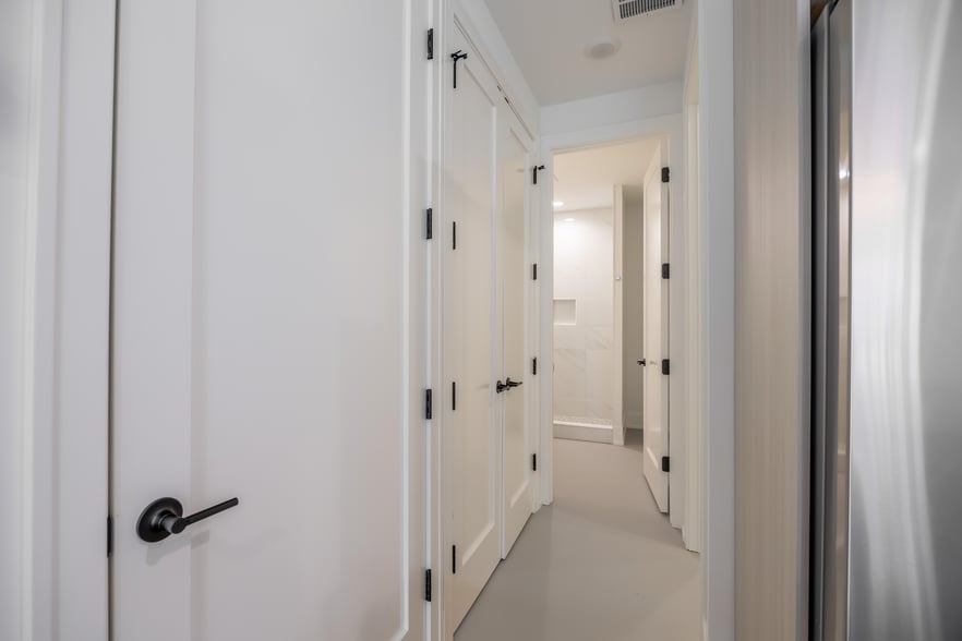 Building Photo - 1814 W Thomas St