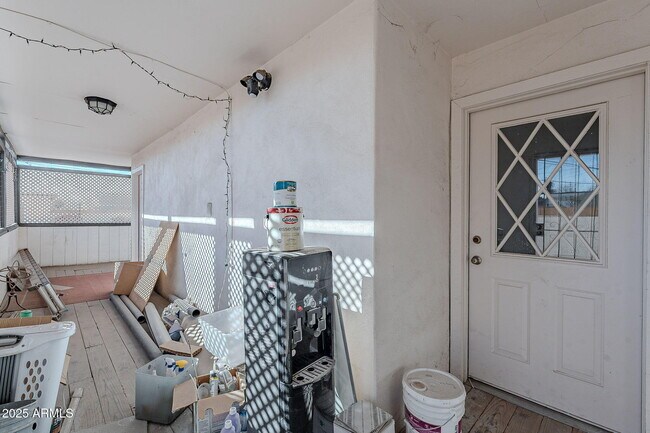 Building Photo - 745 E Pierce St