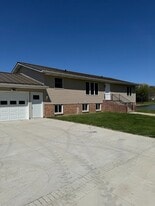 Building Photo - 7944 Kruchten Rd