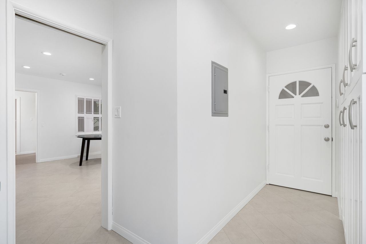 Building Photo - 6204 S Corning Ave