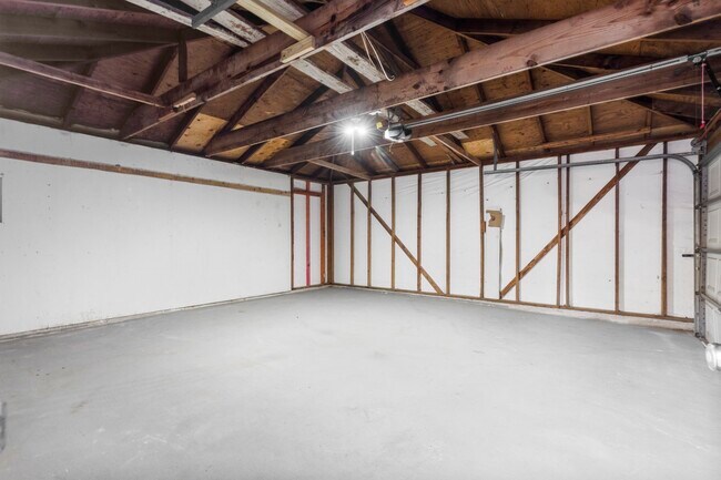 Building Photo - 14007 Overbrook Ln