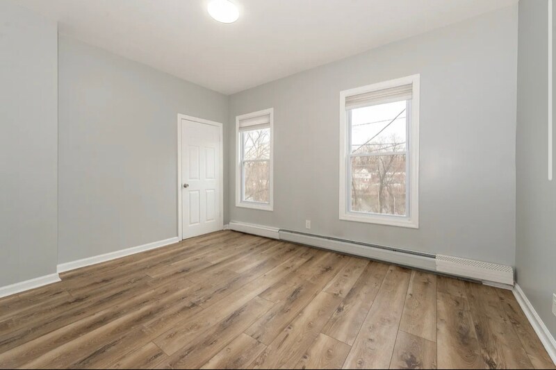 Building Photo - 93 Front St