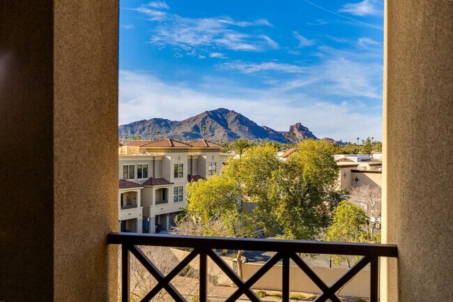 Building Photo - 7291 N Scottsdale Rd