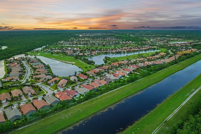 Building Photo - 236 Carina Dr