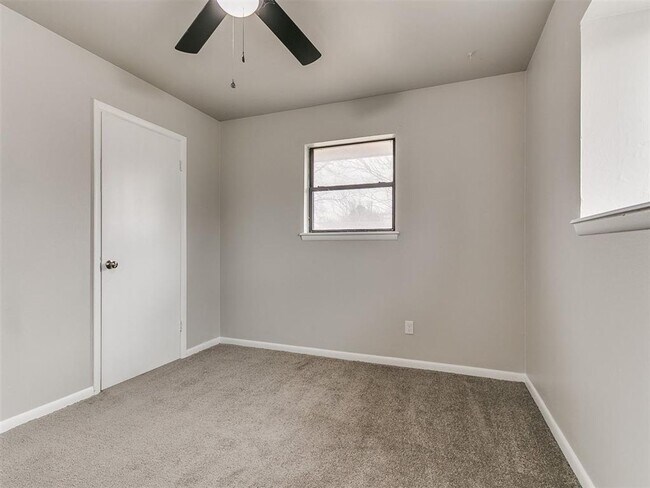 Building Photo - Super 4 Bed 1.5 Bath in the South Gate Addn in Moore, OK