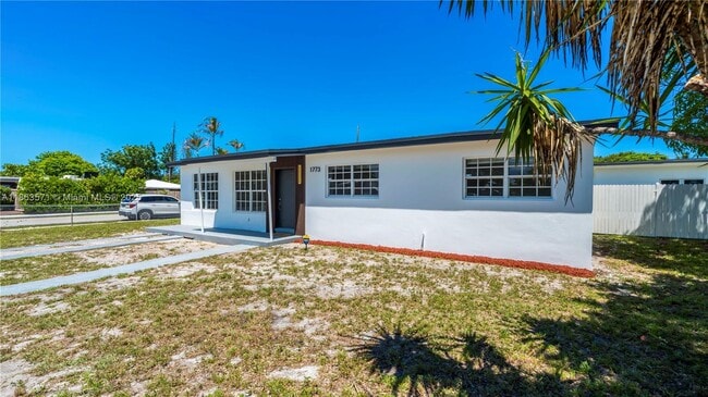 Building Photo - 1773 Lauderdale Manor Dr