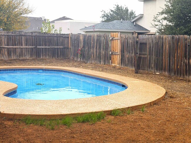 Building Photo - 616 Waxwing Cedar Drive