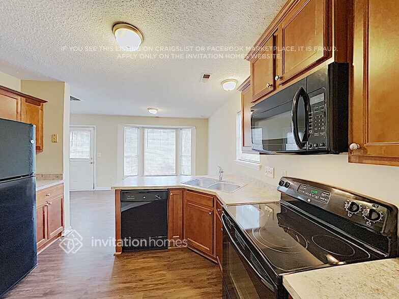 Building Photo - 8627 Lockerbie Ln
