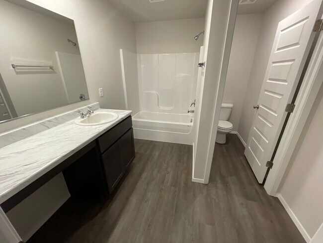 Building Photo - *Zero Regrets with Free Rent + Amazon Cash* Three Bedroom | Two Bath Home in Robinson Ranch