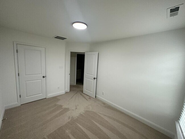 Building Photo - 7117 Leire Ln