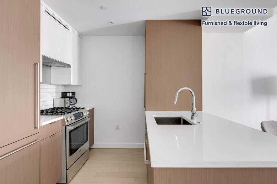 Building Photo - 370 Harrison Ave