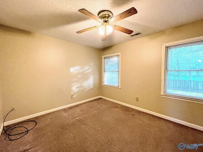 Building Photo - 104 Shaverlee Ct