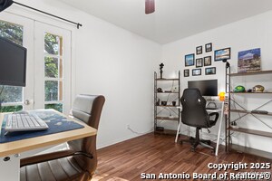 Building Photo - 8702 Village Dr