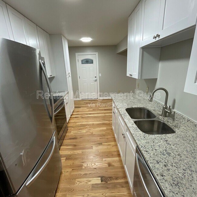 Building Photo - 8229 Halifax Ct N