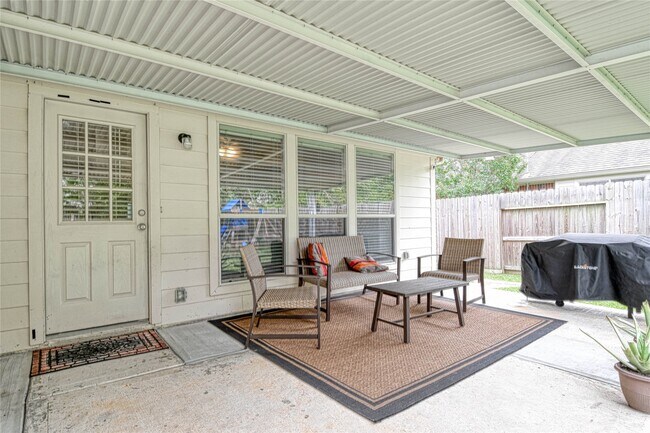 Building Photo - 25923 Marshbrook Ln