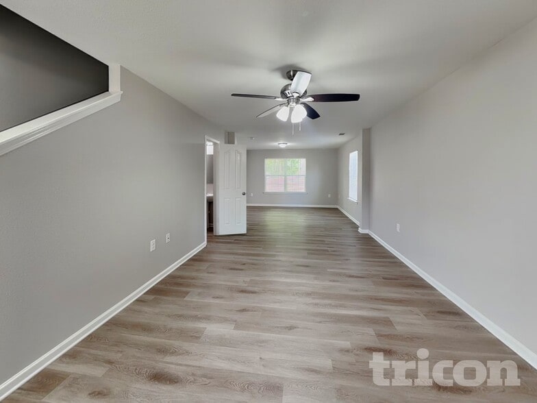 Building Photo - 4936 Broad Leaf Ct