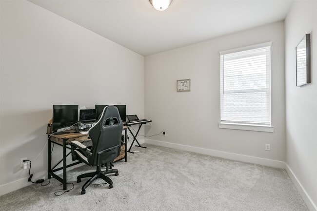 Building Photo - 9243 Trimble Lndg Dr