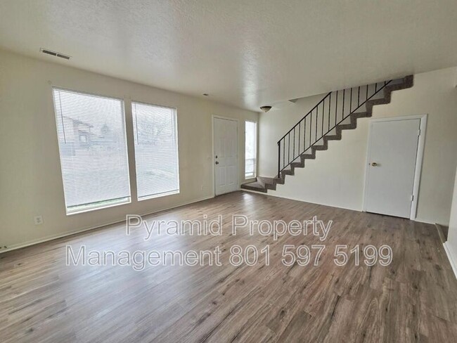 Building Photo - 5571 S 2800 W
