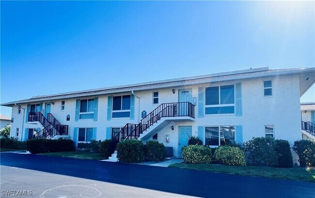 Primary Photo - 255 Palm Dr