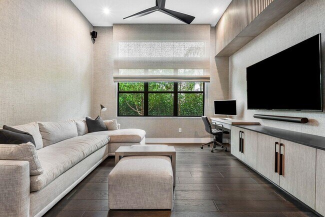 Building Photo - 9109 Fiano Pl