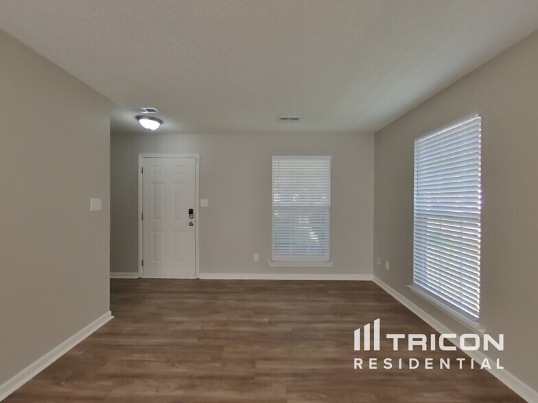 Building Photo - 2934 Hawick Commons Dr