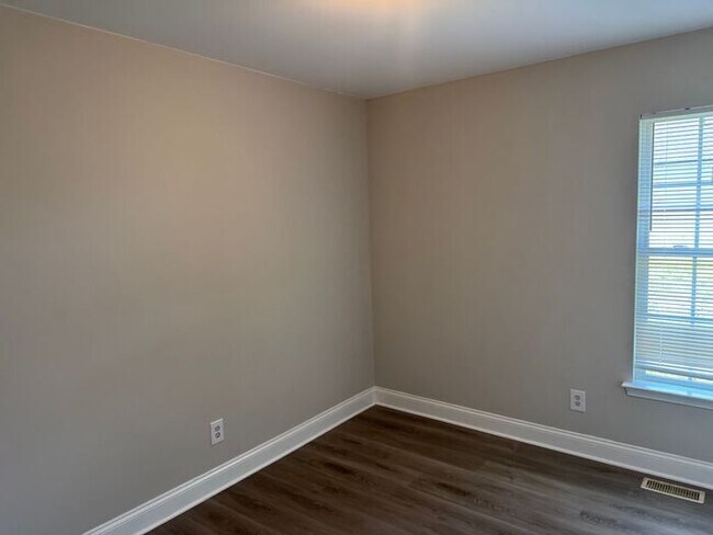 Building Photo - Nice Kannapolis home! nice 3 Bedroom, 2 Bath House