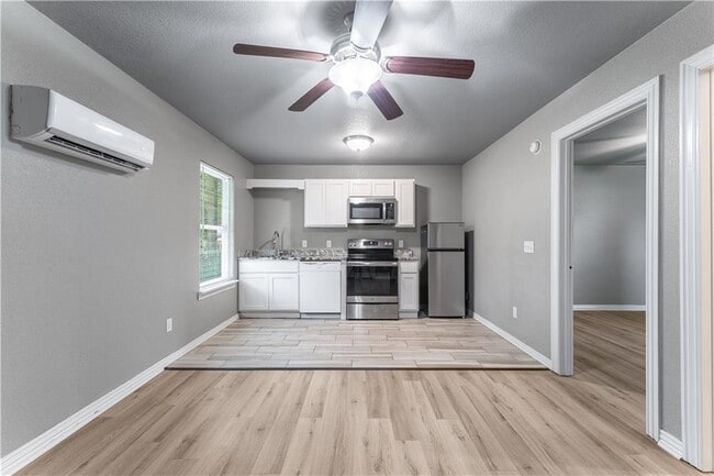 Building Photo - 109 2nd Ave SW