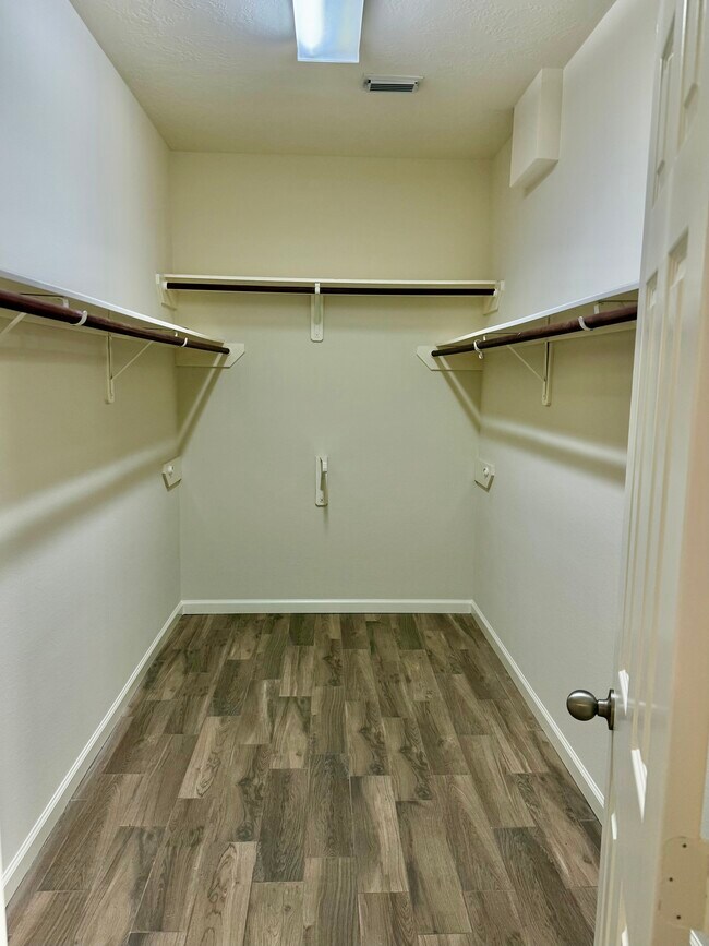 Building Photo - 14131 Sandhill Crane Dr