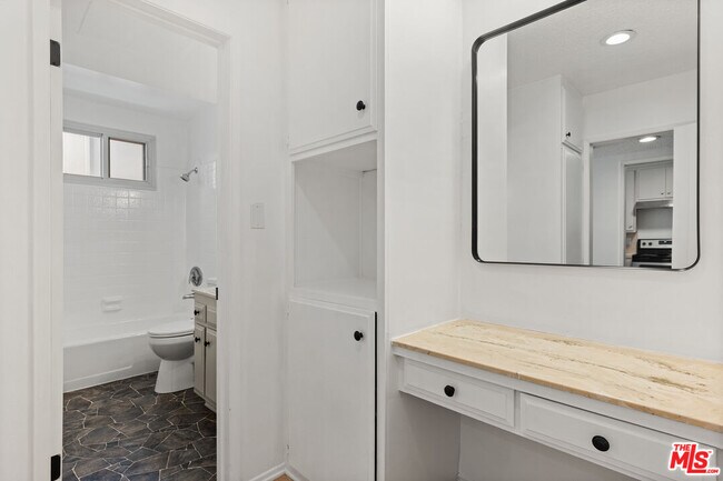 Building Photo - 8148 Redlands St
