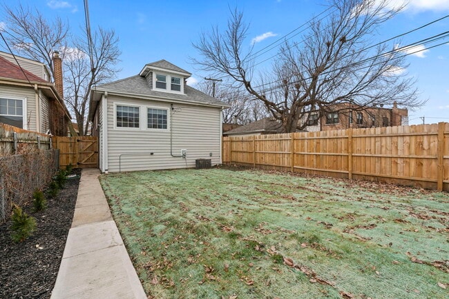 Building Photo - 5542 W 64th St