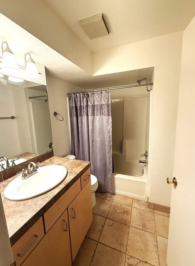 Building Photo - The Reserve Compound - Ground Level 2 bedroom, 2 bath - Close to Pool/Gym area