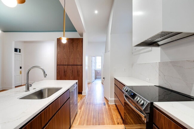 Building Photo - 2620 Hanover Ave