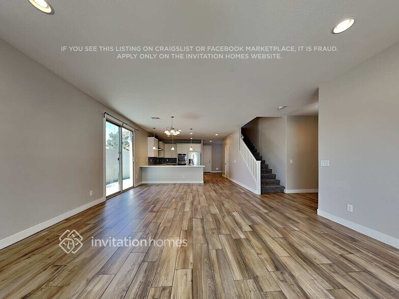 Building Photo - 16428 S 10th St