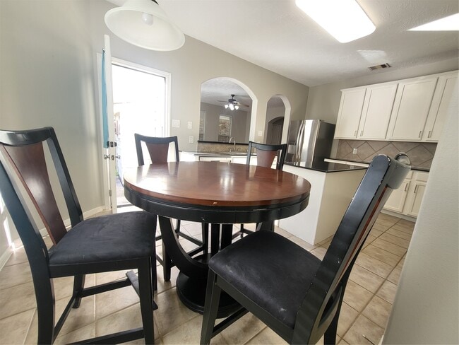 Building Photo - 7415 Hollister Ridge