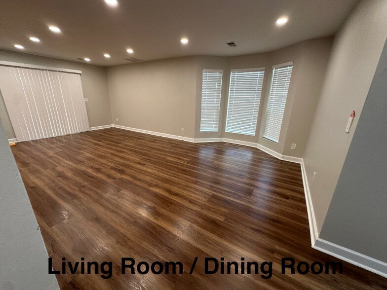 Building Photo - 152 Belmonte Dr SW