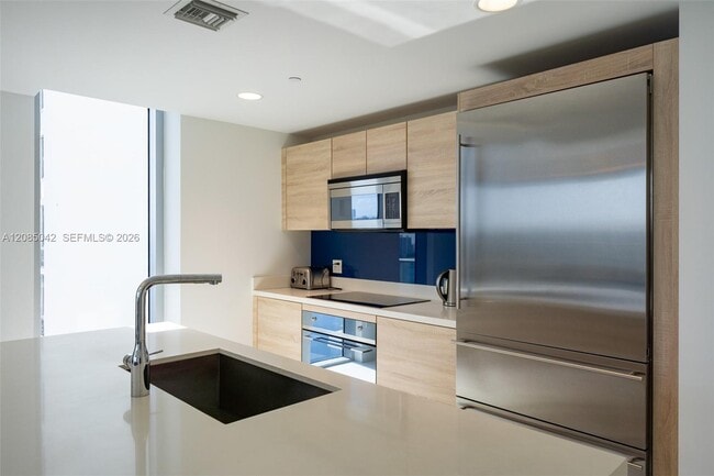 Building Photo - 16385 Biscayne Blvd