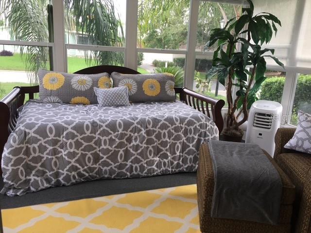 Building Photo - 1215 Panama Pl