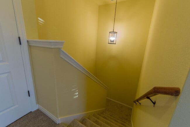 Building Photo - Town Centre Condo close to Dell and Shoppi...