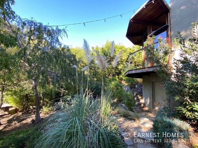 Building Photo - 12400 Rochedale Ln