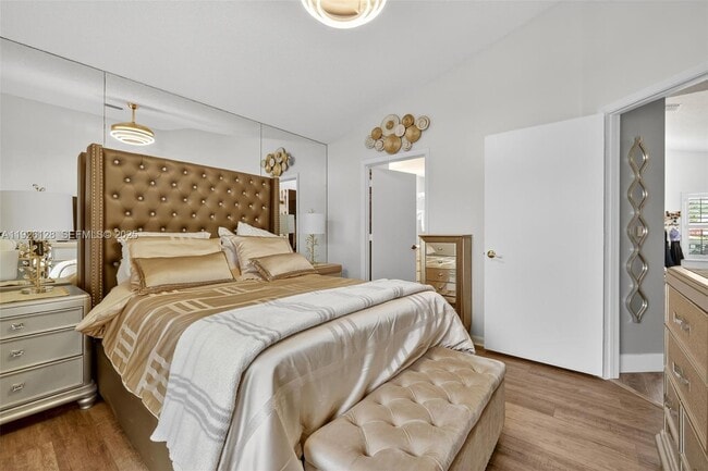 Building Photo - 210 NW Zanzibar Pl