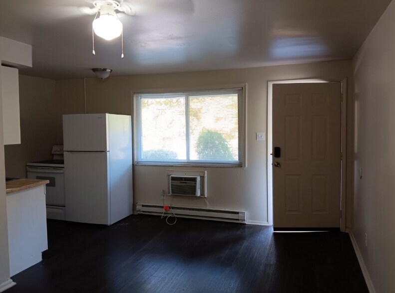 Building Photo - 2384 Williams Creek Rd