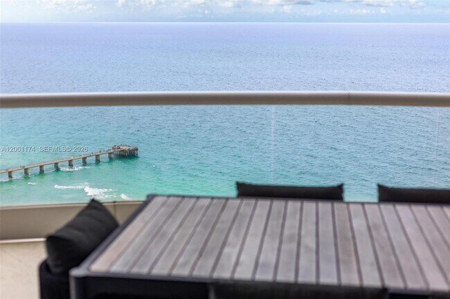 Building Photo - 16051 Collins Ave