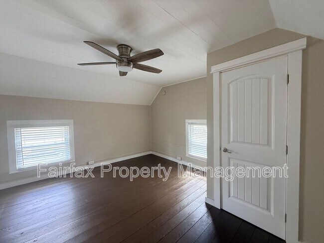 Building Photo - 919 Washington St