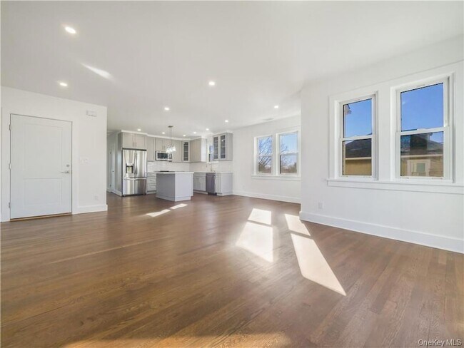 Building Photo - 29 Fremont St