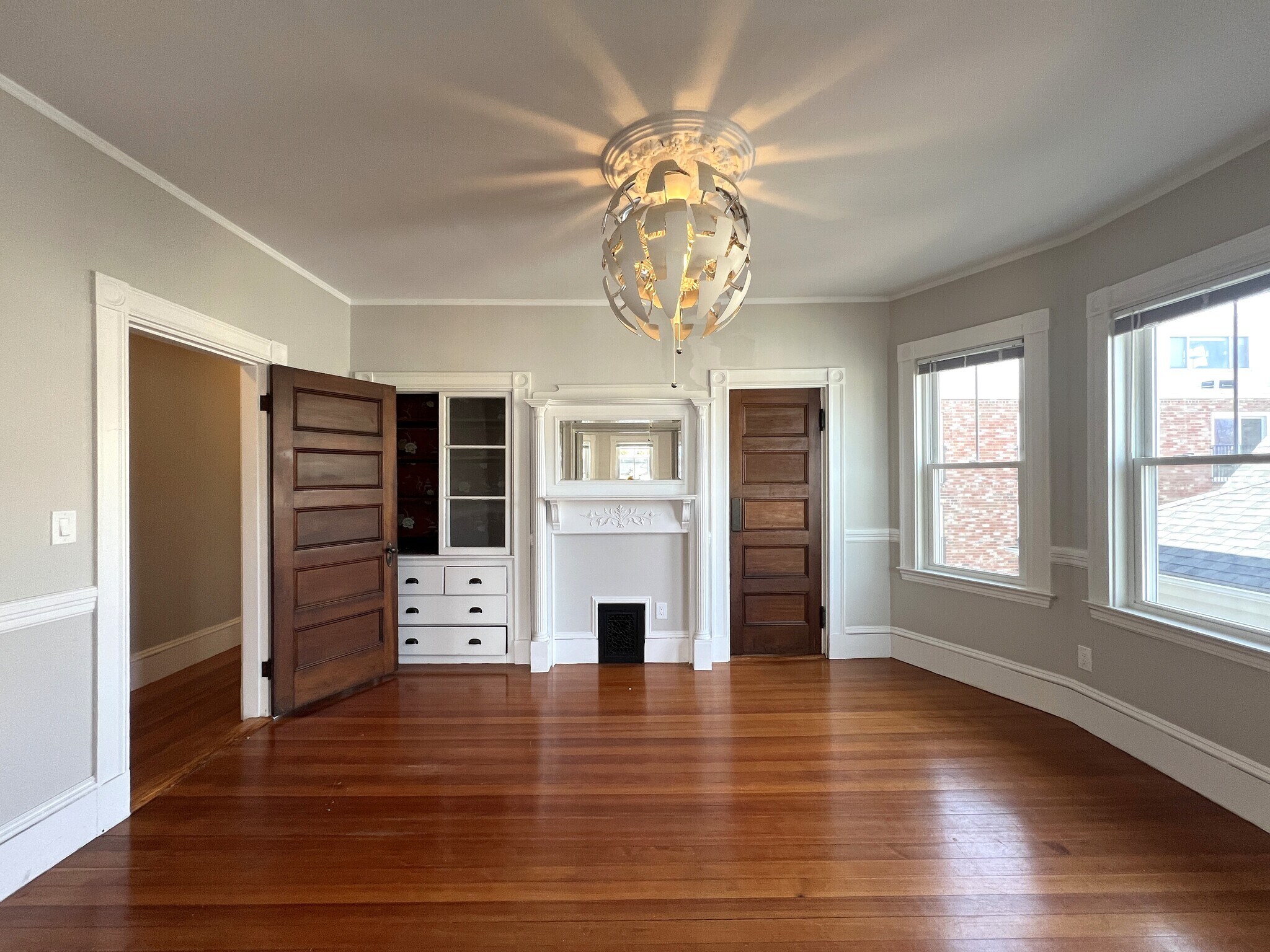 Building Photo - 107 Oxford St